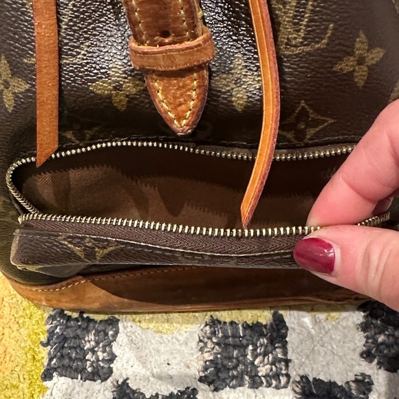 Louis Vuitton Monogram Montsouris MM Backpack - Picture 8 of 13